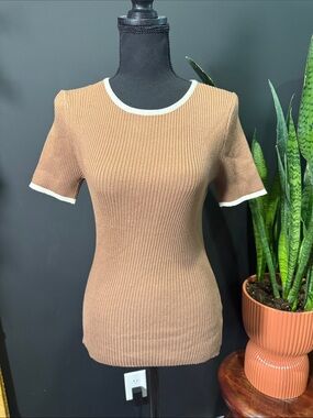 Ribbed Short-Sleeve Knit Top in Camel with White Trim